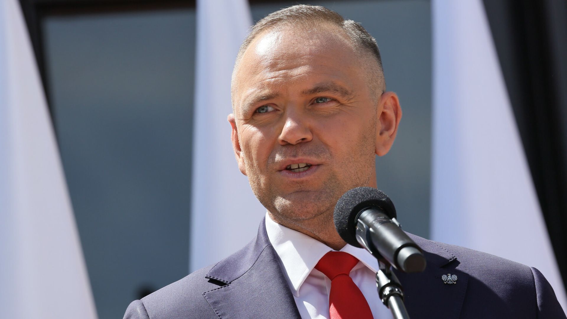 Karol Nawrocki z rekordowym zaufaniem w sondażach IBRiS. Ekspert: decyzja ws. orderu Zełenskiego kluczowa dla notowań