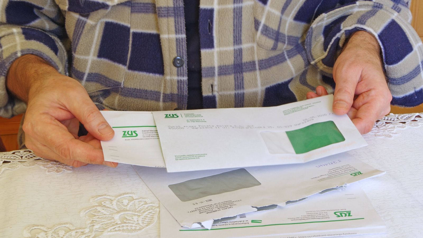 Emerytury w lipcu 2026: ZUS i KRUS przyspieszają wypłaty, część emerytów dostanie dwa przelewy